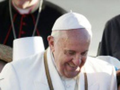 Pontiff reported to have sipped coca-based tea before reaching high-altitude destination