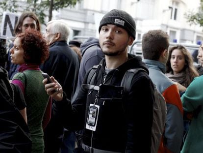 Independent journalist Tim Pool, who covered last week&#039;s protests in Madrid via livecasts and videos later posted to YouTube.