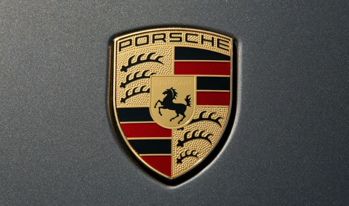 Perché i loghi Porsche e Ferrari sono simili?  |  Stile di vita