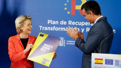 President of the European Commission Ursula von der Leyen with Spanish Prime Minister Pedro Sánchez at a presentation in June.