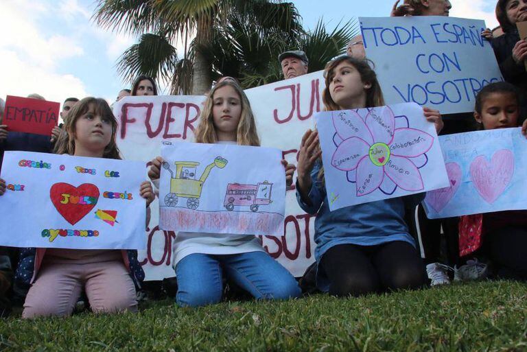 Totalán residents showing support for relatives of Julen.