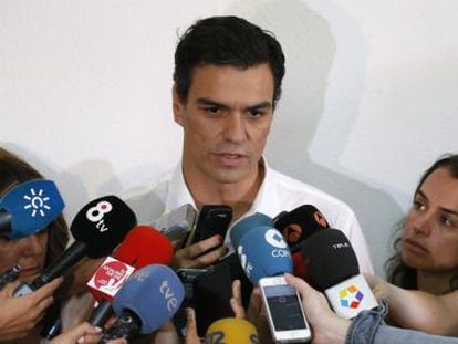 Pedro Sánchez speaks to the media after voting in Socialist primaries.