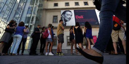 Visitors wait in line for a chance to see the Dalí exhibition in Madrid.