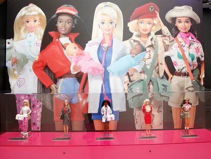 Barbie dolls from the 1990's at an exhibition about the doll in Las Vegas (Nevada), in 2021.