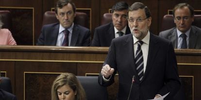 Rajoy says that Scottish independence will bring poverty and recession.