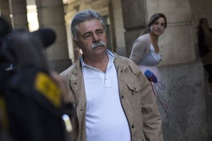 Juan Antonio Florido leaving court in Seville on Thirsday. 