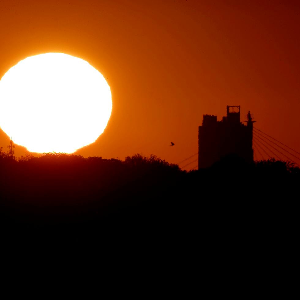 What's the difference between meteorological and astronomical