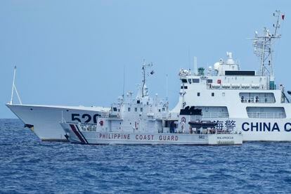 A Chinese Coast Guard ship with bow number 5201