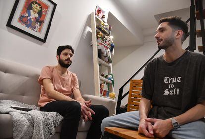 Gonzalo Elizondo (left) and Pablo Vio during the interview with EL PAÍS in Buenos Aires.