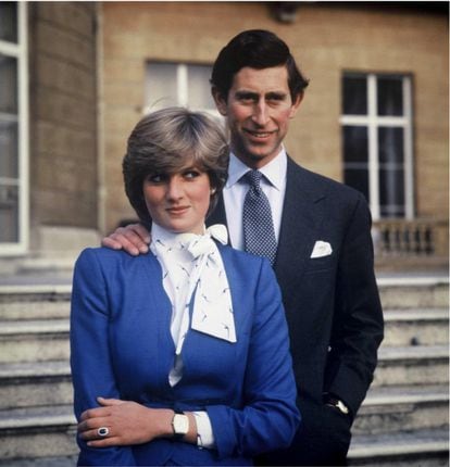 On February 24, 1981, Diana Spencer and Prince Charles announced their engagement after six months of dating. The couple posed in the gardens of Buckingham Palace, where Diana wore a blue suit, matching the sapphire-and-diamond engagement ring created by then-crown jeweler Garrard, and with which Prince William later proposed to Kate Middleton.
