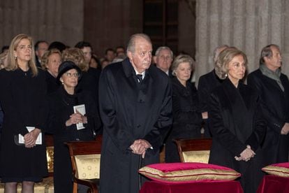 Emeritus monarchs Juan Carlos and Doña Sofía at a funeral in February.