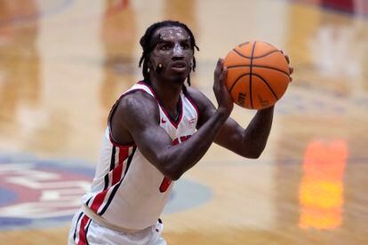 Detroit Mercy guard Antoine Davis shoots a free-throw during an NCAA college basketball game against Youngstown State, Thursday, Jan. 12, 2023, in Detroit.