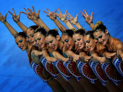 The Spanish synchronized swimming team prepares to take to the water ahead of its silver medal-winning performance.