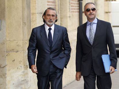 Francisco Correa (left) and his lawyer at the Valencia Supreme Court in September.
