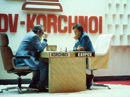 Anatoli Karpov and Viktor Korchnói during the chess tournament.