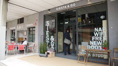 Siesta and Go, a new nap bar in Madrid's AZCA area.