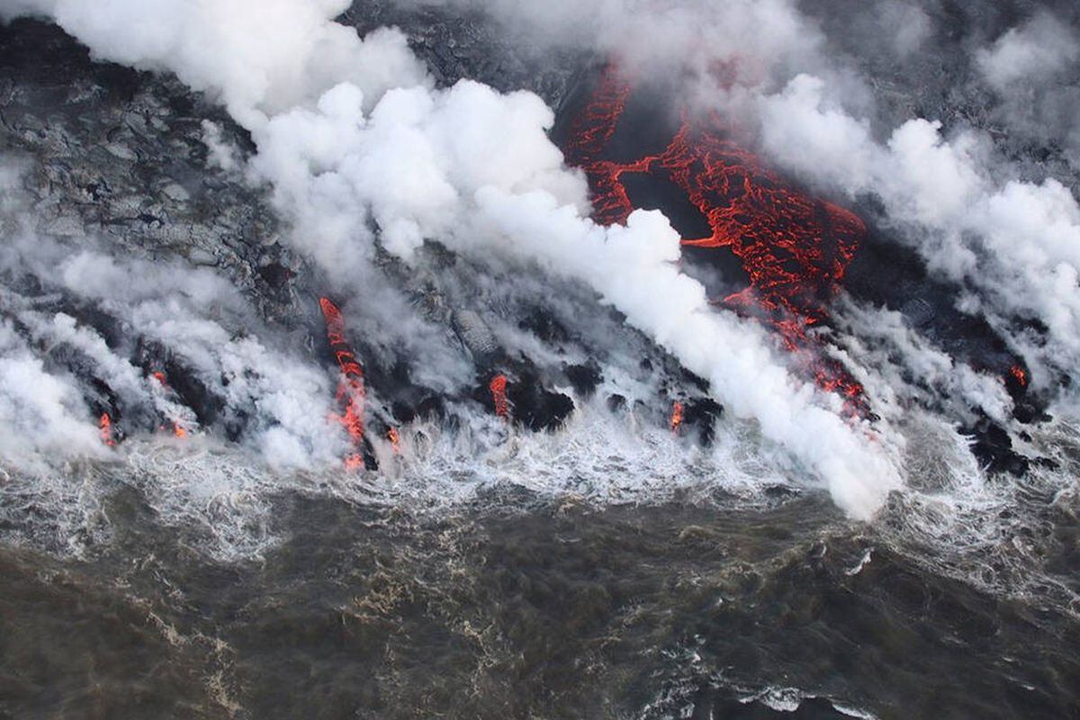 Volcanic eruption in La Palma: What happens when lava enters the sea? - EL PAÍS in English