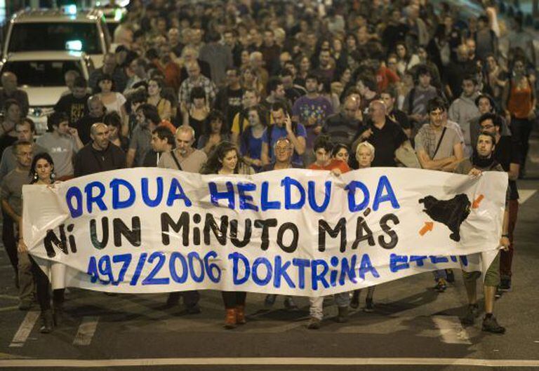 A demonstration held in support of ETA prisoners in San Sebastián on Monday evening, hours after the European ruling on the "Parot doctrine" was announced.