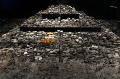 Thirty thousand silver coins from the Mercedes are on display at the National Archeology Museum in Madrid.