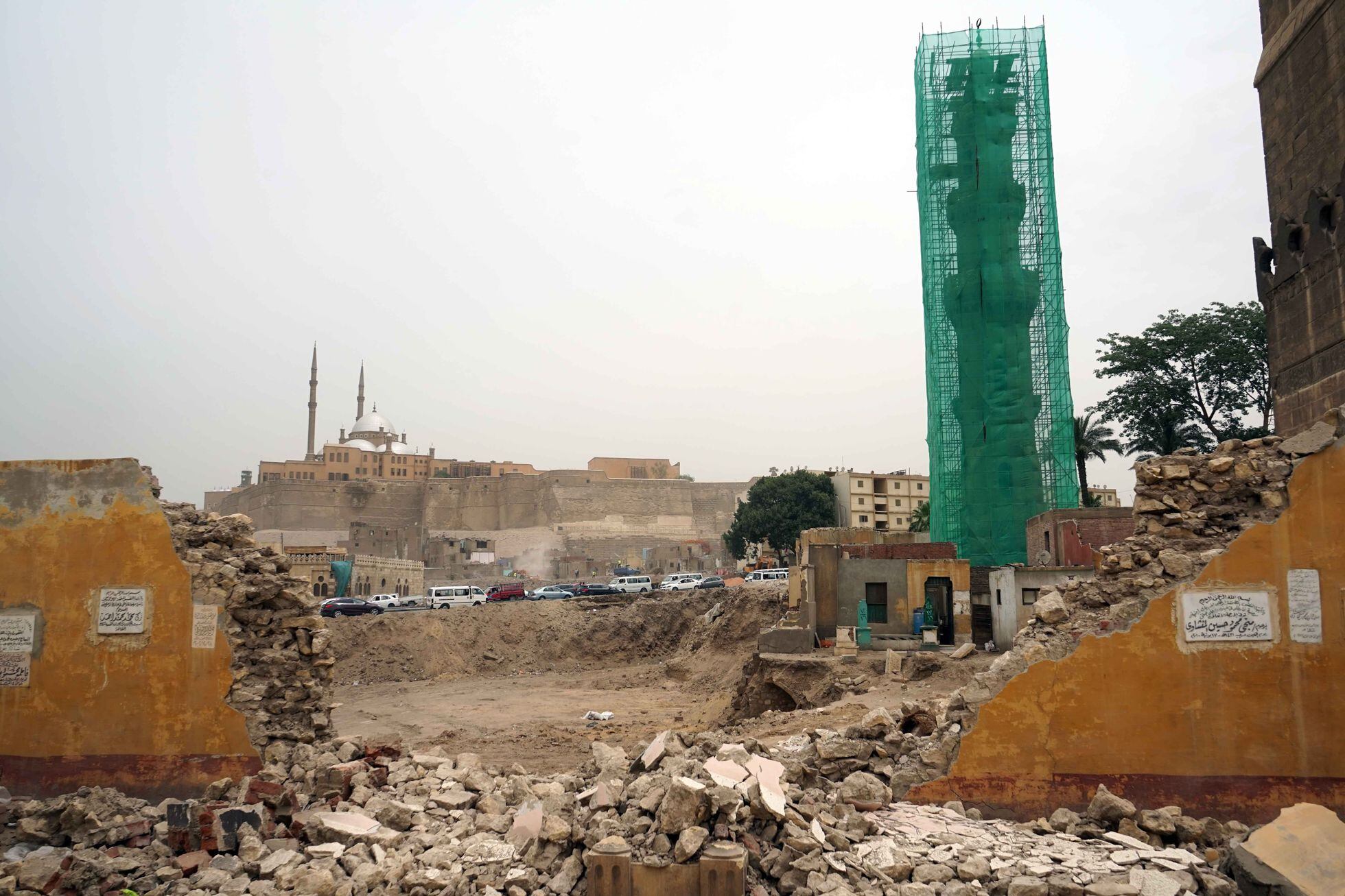 Asphalt Fever Threatens Cairo’s City Of The Dead | Culture | EL PAÍS ...