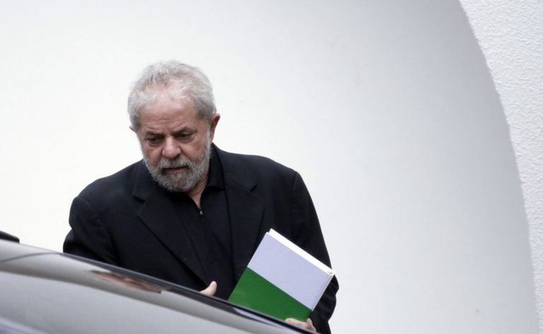 Brazil Corruption Brazilian Prosecutors Charge Lula Da Silva In Money Laundering Probe News El Pais In English