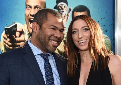 Chelsea Peretti and Jordan Peele are each other's biggest fans. She is an actress and comedian, best known for playing Gina Linetti on the NBC comedy series 'Brooklyn Nine-Nine.' He is one of the most successful horror directors of recent times, thanks to films such as 'Get Out' and 'Us.' They have always tried to keep their relationship private, but for several years it has been common to see the couple hand in hand on the red carpets of Hollywood.