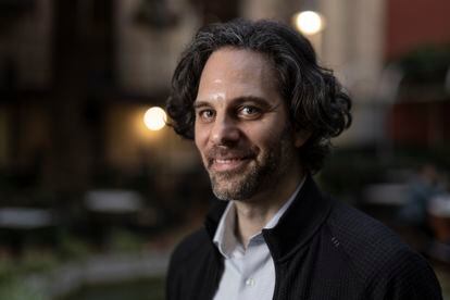 Chris Klebanoff, oncologist at Memorial Sloan Kettering in New York, photographed at the Ateneu Barcelonès, where he participated in a conference organized by the Vall d'Hebron Institute of Oncology.