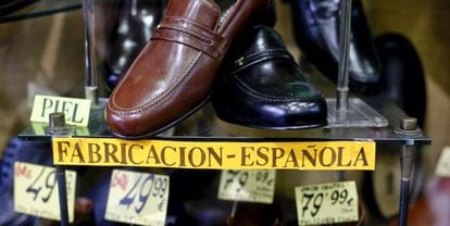More and more stores throughout the country are displaying &quot;Made in Spain&quot; signs to attract customers. 