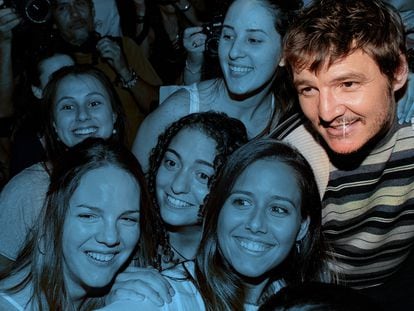 Pedro Pascal poses with fans during a premier in Madrid, Spain.