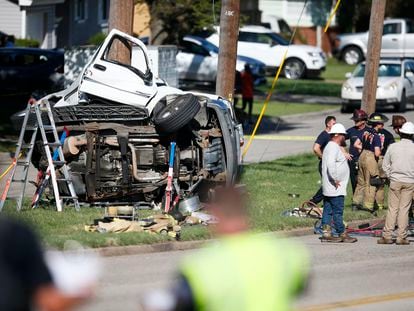 Emergency workers work the scene of a fatal accident on Aug. 24, 2021 in Tulsa, Okla