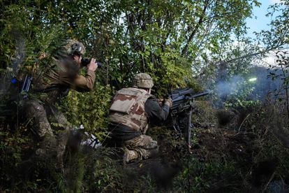 Ukrainian soldiers fire at Russian positions on the Toretsk front, in the Donetsk region, on October 12.