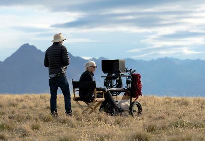 Producer Phil Jones and director Jane Campion during the shooting of 'The Power of the Dog.'