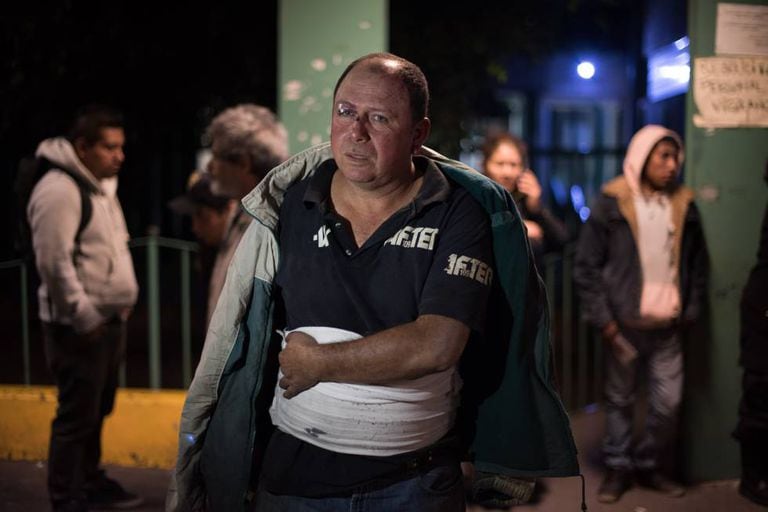 A victim of the Tultepec explosion at a Cuautitlán hospital.