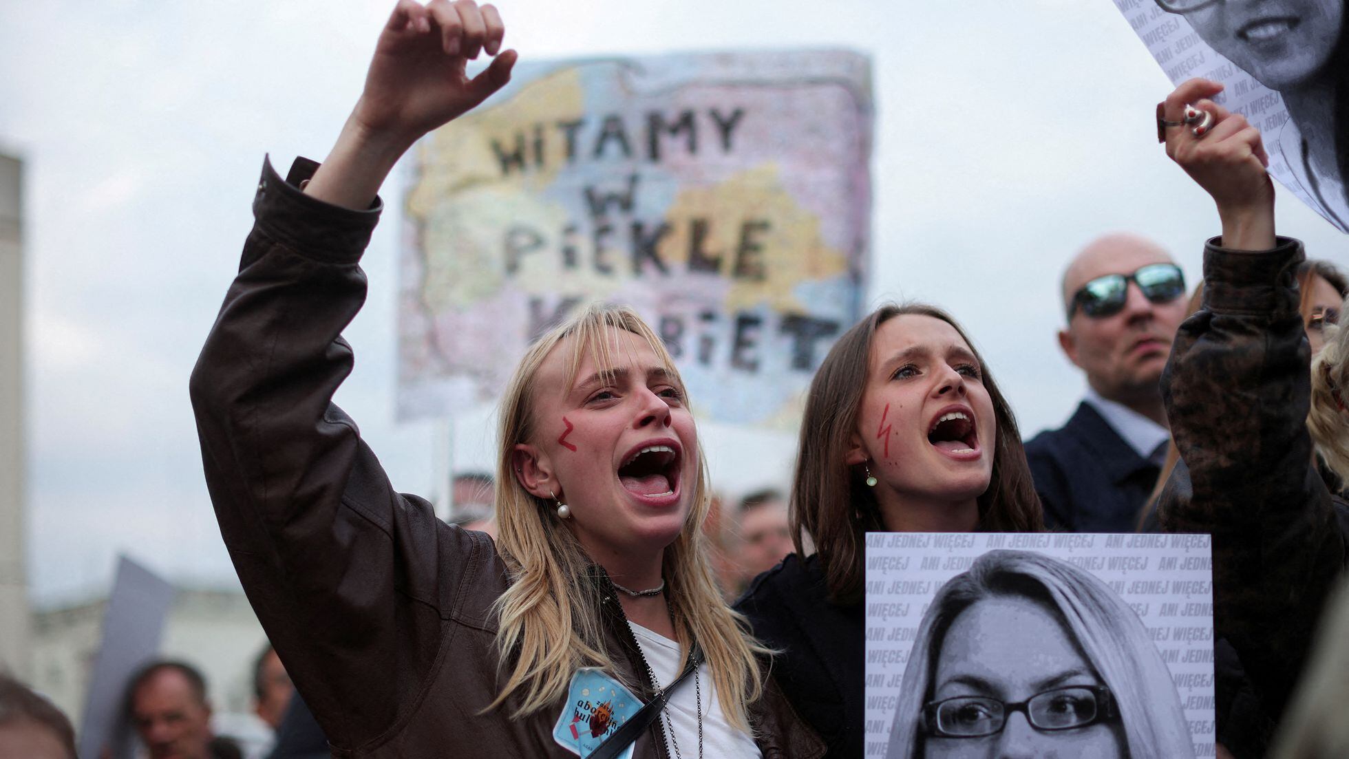 All pregnant women are in danger': protests in Poland after expectant  mother dies in hospital, Global development