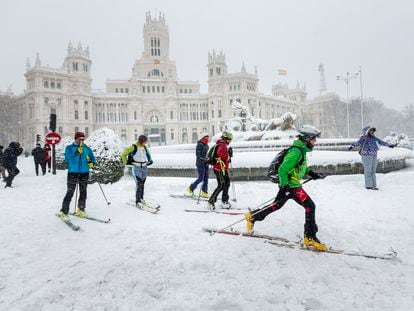 Madrid residents skiing in the city center during last year's Filomena snowstorm.