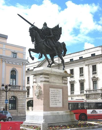 Statue of El Cid in Burgos, by Juan Ávalos.