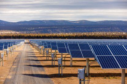 Avangrid's Gala Solar photovoltaic power plant, outside Prineville, Oregon.