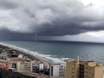 The waterspout formed off the coast of Valencia.