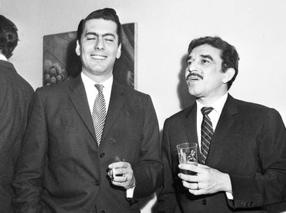 Mario Vargas Llosa and Gabriel García Márquez in Lima, Peru, circa 1967. Photo from 'Revista Caretas'.