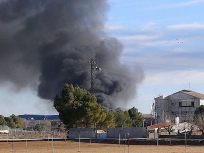 Thick smoke rises from Los Llanos air base shortly after the F-16 crash.