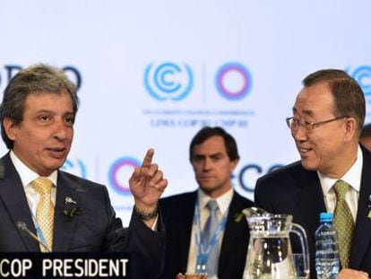 Ban Ki-moon (right) and COP President Manuel Pulgar.