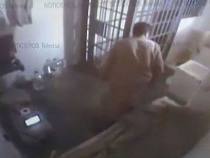 Video with sound taken the night 'El Chapo' escaped.