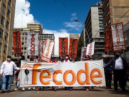 Members of Colombia's Federation of Education Workers (Fecode) march against the government of former president Iván Duque, in November 2021.