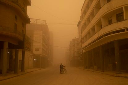 A sandstorm in Baghdad, Iraq, in May of 2022. Climate change has increased the frequency and intensity of these types of phenomena.