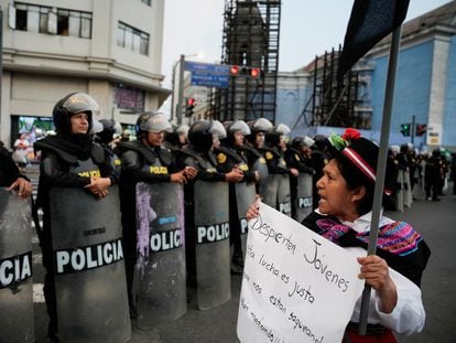 Protesters face off against the police in Lima; December 7, 2023.