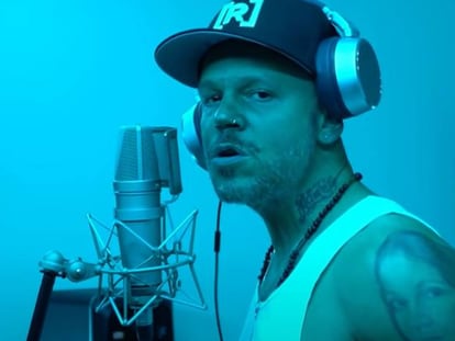 Residente in a still from the music video for ‘Sesisòn 49.’