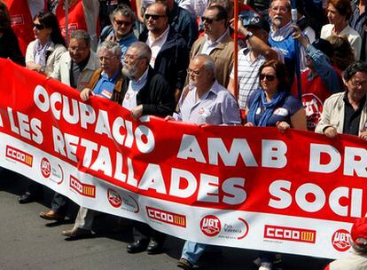 UGT and CCOO leaders at the head of the march in Valencia.