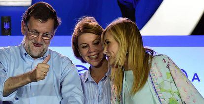 Mariano Rajoy with party secretary Dolores de Cospedal and Madrid premier Cristina Cifuentes.