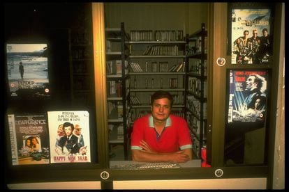 A US video store employee in 1989.
