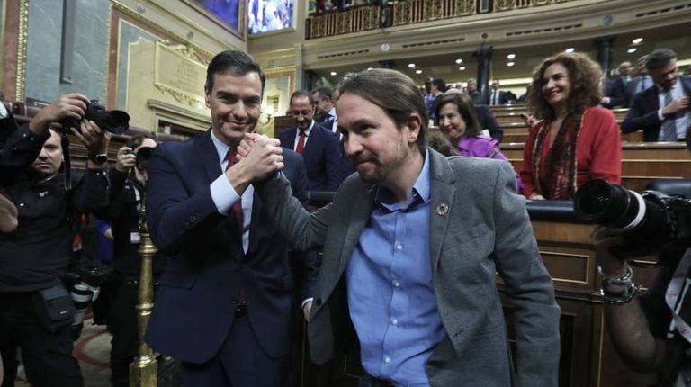 Socialist Party leader Pedro Sánchez (l) and Unidas Podemos leader Pablo Iglesias.